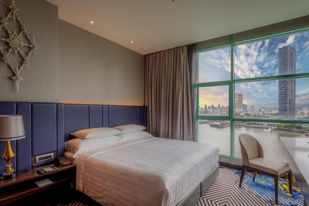One-Bedroom Suite King with River View 