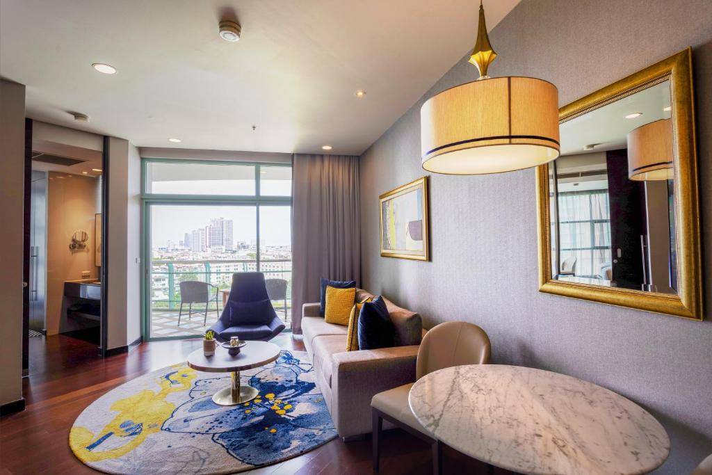 One-Bedroom Suite Twin with City View 