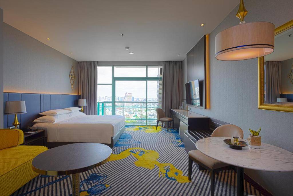 Grand Deluxe King River View