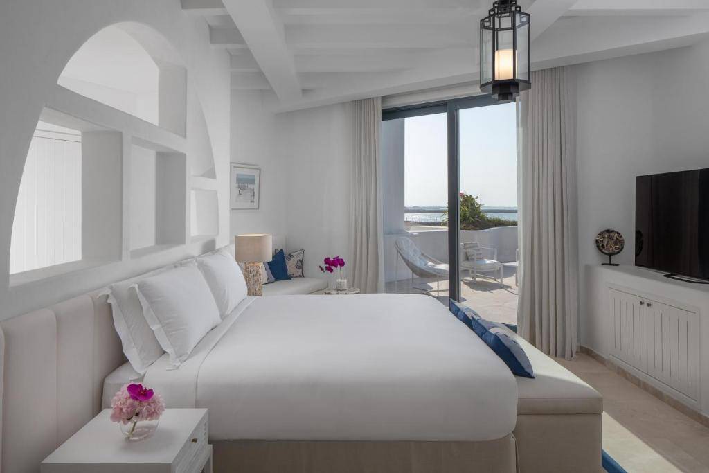Perissa Beach Access Room