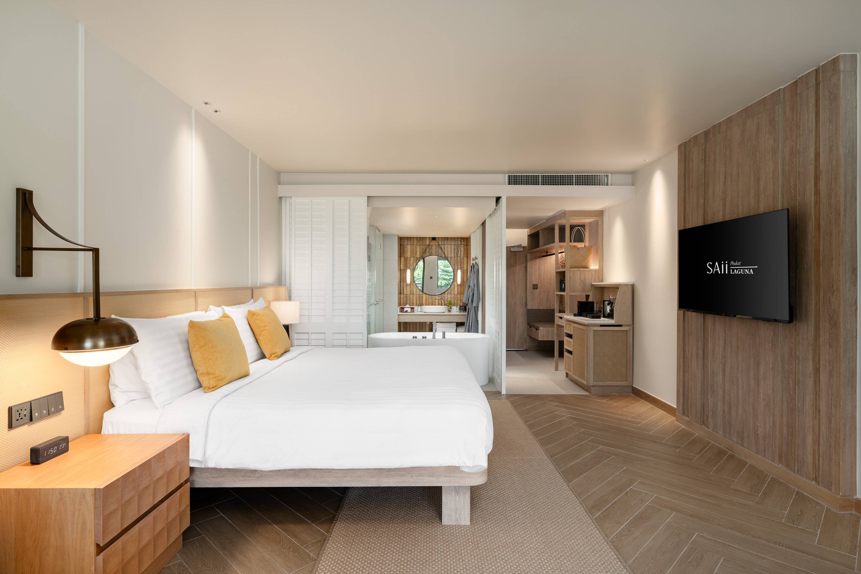 Club Ocean Front 1 King Bed