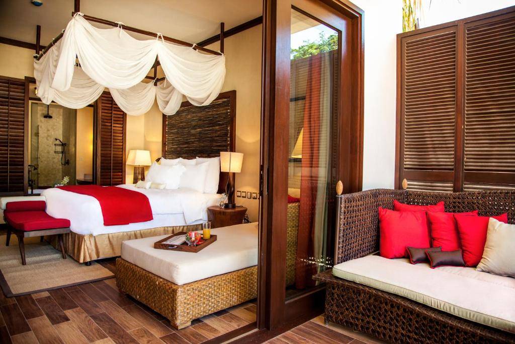 Junior King Suite with Balcony