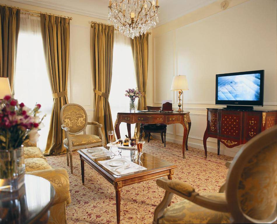 Suite (Diplomatic)