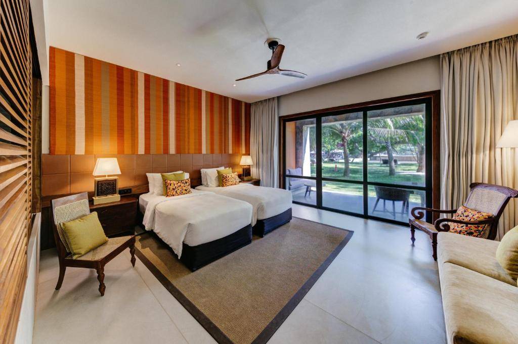 Premium Pool Access Twin Room