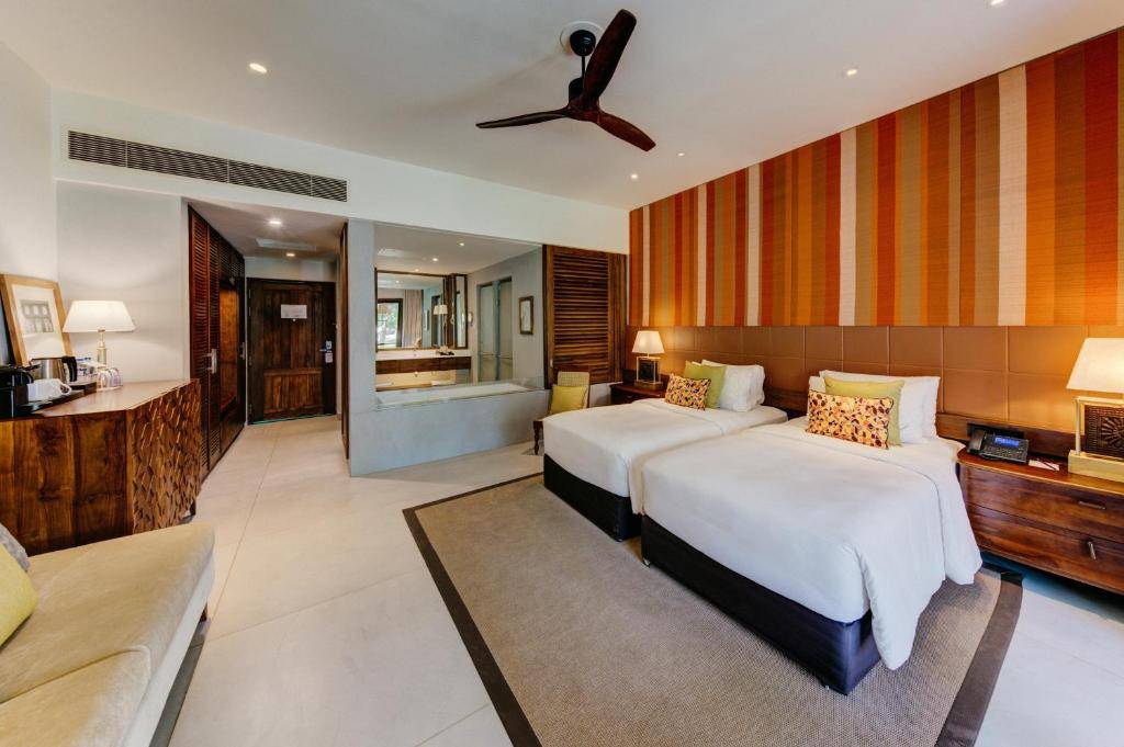 Luxury Seafront Twin Room 