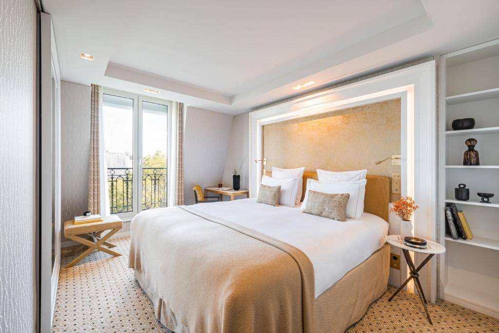 Chambre Privilège avec vue sur l'église de Saint-Germain-des-Prés