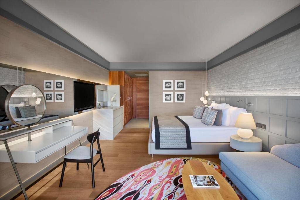 Chambre Supérieure vue mer latérale	