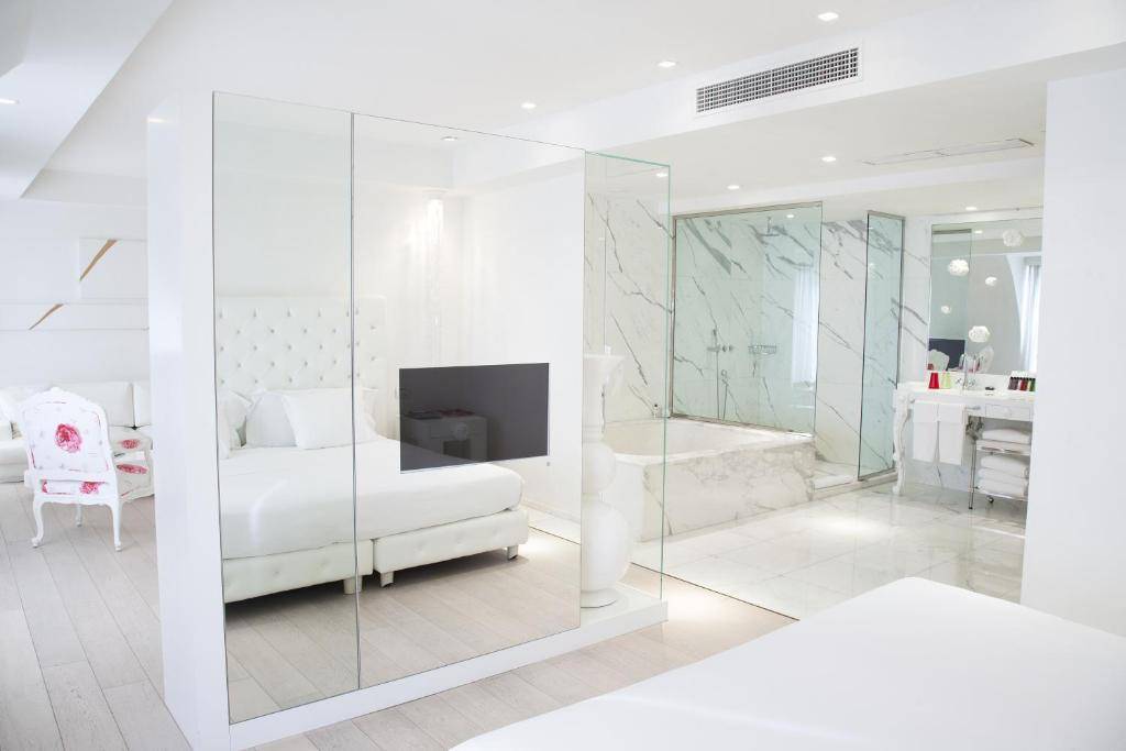 Executive Suite  - Free Spa Access